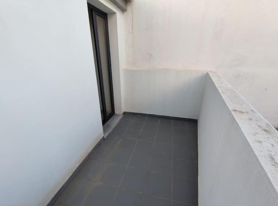 Typical House Faro Downtown Private Entrance Villa Luaran gambar