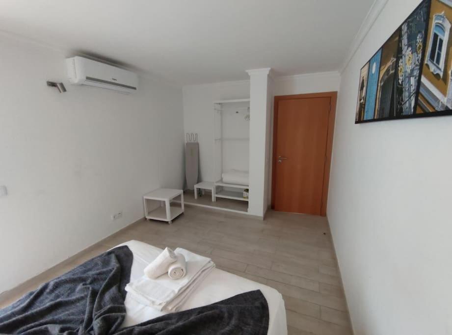 Typical House Faro Downtown Private Entrance Villa Luaran gambar