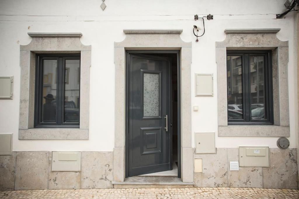 Typical House Faro Downtown Private Entrance Villa Luaran gambar